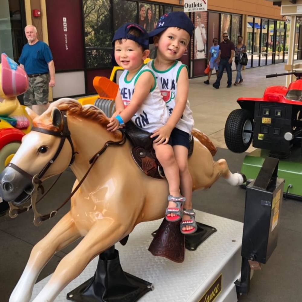 Meet your Posher, Thúy